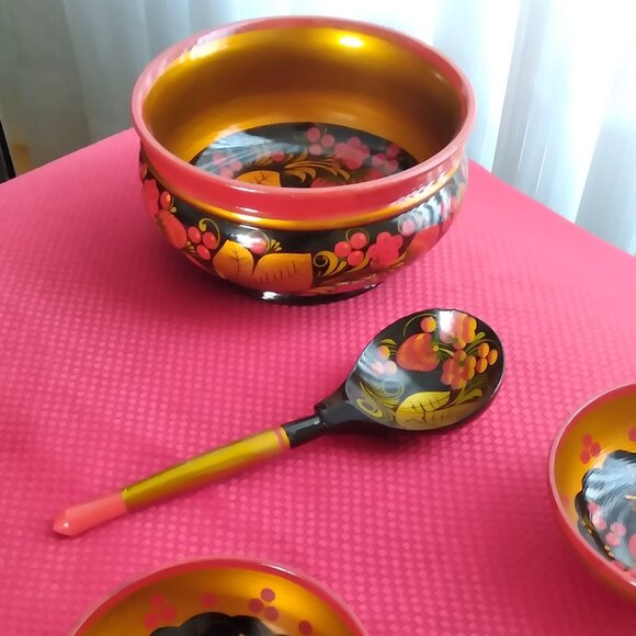 Vintage - Host Pick ~~~Ukraine, Vintage Wooden Bowl, Unique hand painting - Picture 1 of 5